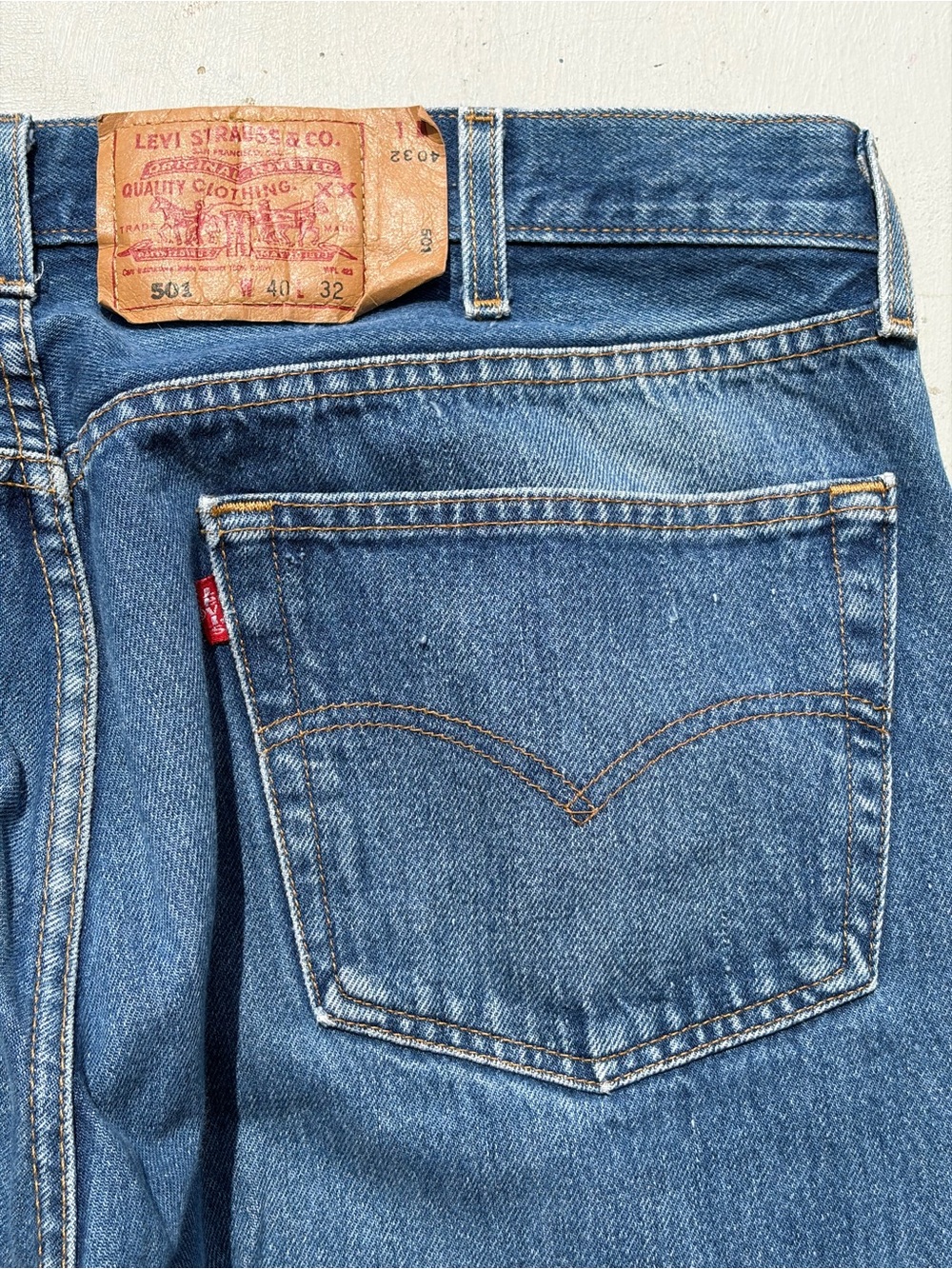 Men’s Vintage Levi's 501 Jeans Blue Straight 40x32 Button Distress Icon Columbia